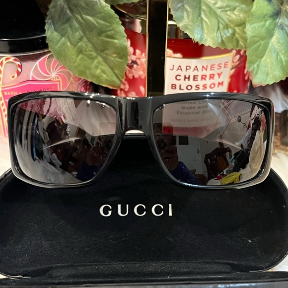 Gucci Black Sunglasses - Picture 1 of 11